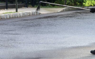 Why Late Summer Is a Great Time for Asphalt Sealcoating in Northeast Ohio